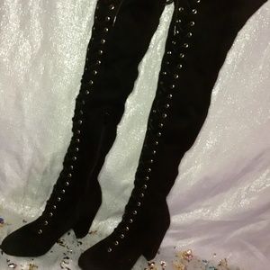 Knee high boots (All black, medium sized wedge)